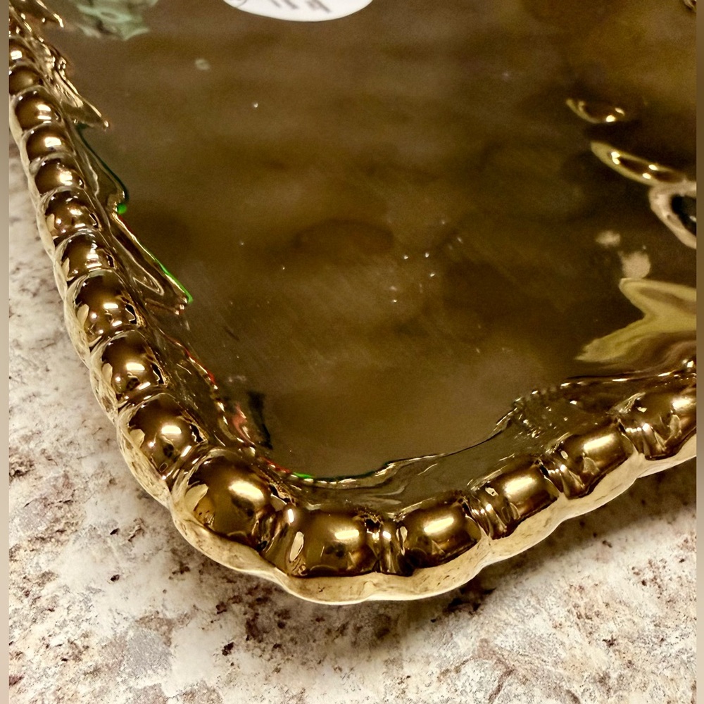 Tarnish-Free Gold Titanium Porcelain Platter With Ribbed Edges - Picture 5 of 7